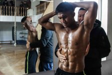 Двукратный победитель Мирового Гран-при по К-1 потренировался в Баку (фото)