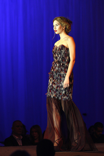 Азербайджанский модельер стала победителем международного конкурса в Румынии (ФОТО)