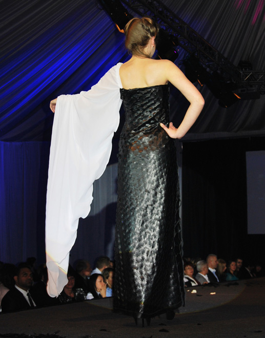 Азербайджанский модельер стала победителем международного конкурса в Румынии (ФОТО)