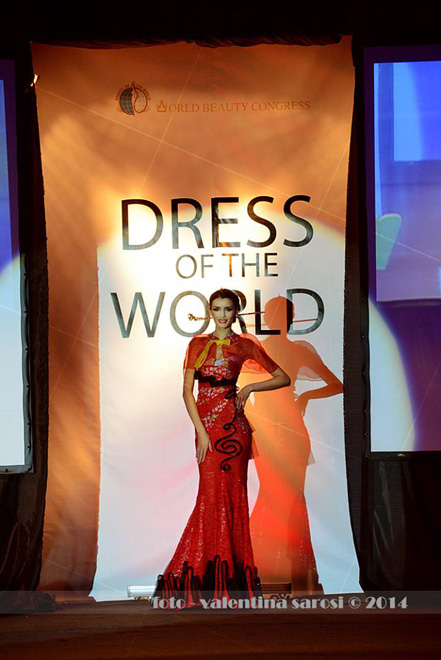 Азербайджанский модельер стала победителем международного конкурса в Румынии (ФОТО)