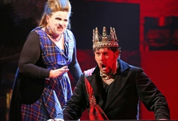 Авез Абдулла продолжает покорять Европу: "Зал просто взрывался после каждой арии" (ФОТО)