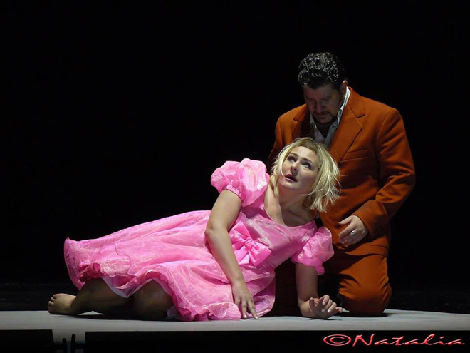 Авез Абдулла продолжает покорять Европу: "Зал просто взрывался после каждой арии" (ФОТО)