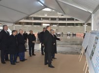 Президент Ильхам Алиев ознакомился с ходом строительства Бакинского Олимпийского стадиона (ФОТО)