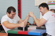 В Азербайджане определены победители чемпионата по армрестлингу (ФОТО)