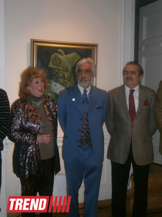 В Баку открылась выставка Ашрафа Гейбата "Посвящение. Между Востоком и Западом" (ФОТО)