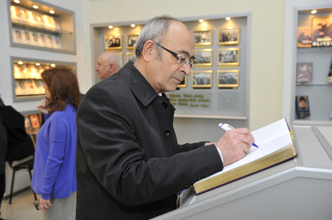 В Баку состоялась встреча ученых-языковедов тюркоязычных стран (ФОТО)