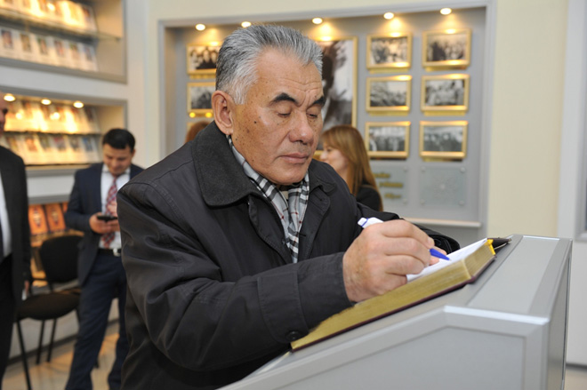 В Баку состоялась встреча ученых-языковедов тюркоязычных стран (ФОТО)