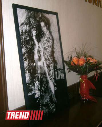 Марьям Шабанова презентовала проект "Мой мир", посвященный маме (ВИДЕО - ФОТО)