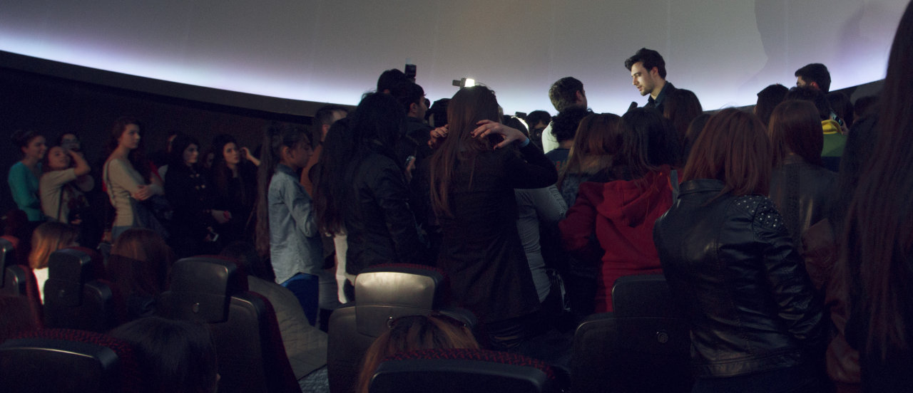 Победитель "The Best Model of the World" провел в Баку автограф-сессию  (ФОТО)