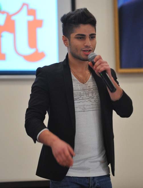 В Баку прошла выставка-конкурс детского рисунка, посвященная 8 марта (ФОТО)