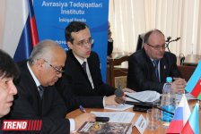 В Баку прошел круглый стол с участием российских ученых и историков "Азербайджан в годы ВОВ" (ФОТО)