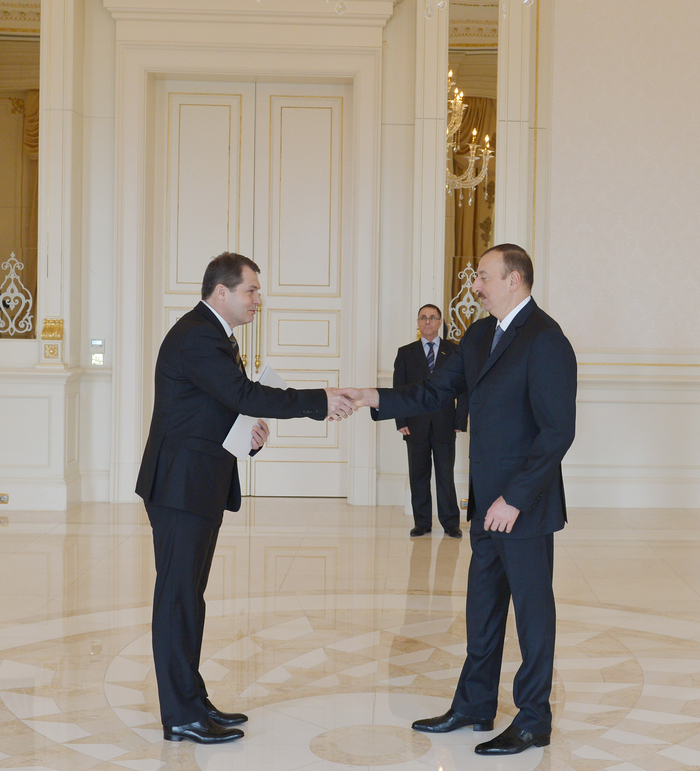 Президент Азербайджана принял верительные грамоты нового посла Чехии