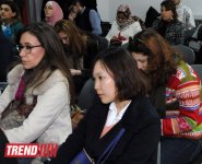 В Баку проходит II Международный форум молодых поэтесс (ФОТО)