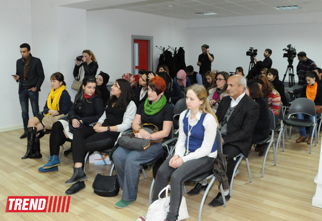 В Баку проходит II Международный форум молодых поэтесс (ФОТО)