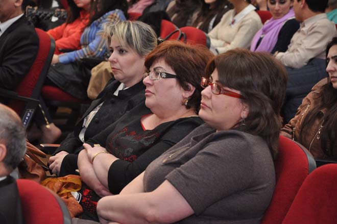 В Баку прошел вечер, посвященный творчеству народного поэта Джабира Новруза (ФОТО)