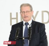 Лейла Алиева и Арзу Алиева приняли участие в открытии выставки "Легендарное оружие" в Центре Гейдара Алиева (ФОТО)