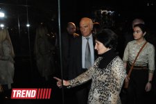 Лейла Алиева и Арзу Алиева приняли участие в открытии выставки "Легендарное оружие" в Центре Гейдара Алиева (ФОТО)