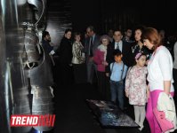 Лейла Алиева и Арзу Алиева приняли участие в открытии выставки "Легендарное оружие" в Центре Гейдара Алиева (ФОТО)