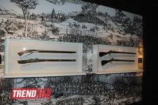 Лейла Алиева и Арзу Алиева приняли участие в открытии выставки "Легендарное оружие" в Центре Гейдара Алиева (ФОТО)