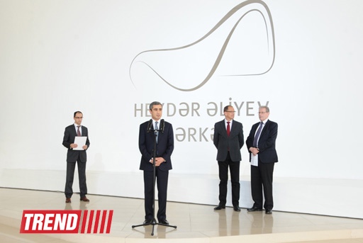 Лейла Алиева и Арзу Алиева приняли участие в открытии выставки "Легендарное оружие" в Центре Гейдара Алиева (ФОТО)