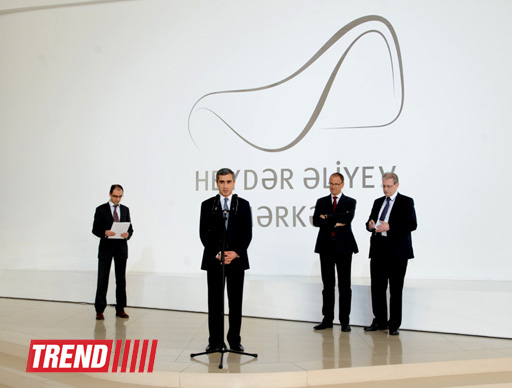 Лейла Алиева и Арзу Алиева приняли участие в открытии выставки "Легендарное оружие" в Центре Гейдара Алиева (ФОТО)