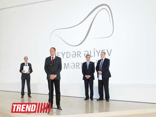 Лейла Алиева и Арзу Алиева приняли участие в открытии выставки "Легендарное оружие" в Центре Гейдара Алиева (ФОТО)