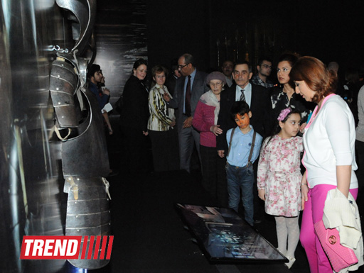Лейла Алиева и Арзу Алиева приняли участие в открытии выставки "Легендарное оружие" в Центре Гейдара Алиева (ФОТО)
