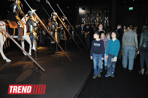 Лейла Алиева и Арзу Алиева приняли участие в открытии выставки "Легендарное оружие" в Центре Гейдара Алиева (ФОТО)