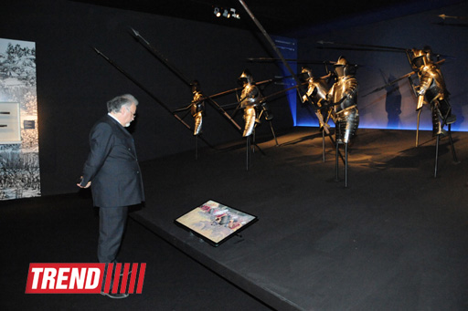 Лейла Алиева и Арзу Алиева приняли участие в открытии выставки "Легендарное оружие" в Центре Гейдара Алиева (ФОТО)