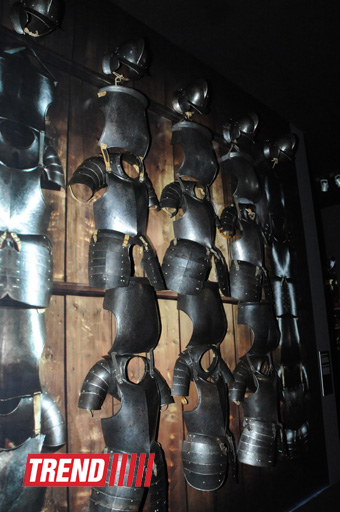 Лейла Алиева и Арзу Алиева приняли участие в открытии выставки "Легендарное оружие" в Центре Гейдара Алиева (ФОТО)