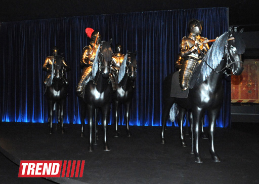 Лейла Алиева и Арзу Алиева приняли участие в открытии выставки "Легендарное оружие" в Центре Гейдара Алиева (ФОТО)