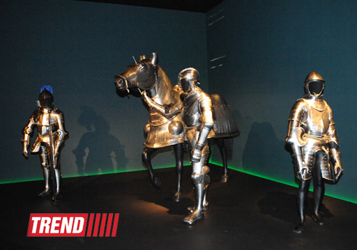 Лейла Алиева и Арзу Алиева приняли участие в открытии выставки "Легендарное оружие" в Центре Гейдара Алиева (ФОТО)