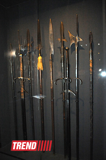 Лейла Алиева и Арзу Алиева приняли участие в открытии выставки "Легендарное оружие" в Центре Гейдара Алиева (ФОТО)