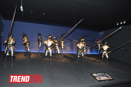 Лейла Алиева и Арзу Алиева приняли участие в открытии выставки "Легендарное оружие" в Центре Гейдара Алиева (ФОТО)