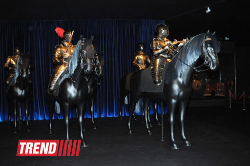 Лейла Алиева и Арзу Алиева приняли участие в открытии выставки "Легендарное оружие" в Центре Гейдара Алиева (ФОТО)