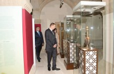 Президент Ильхам Алиев и его супруга ознакомились с новой музейной экспозицией в Комплексе Дворца Ширваншахов (ФОТО)