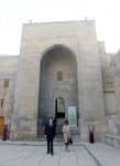 Президент Ильхам Алиев и его супруга ознакомились с новой музейной экспозицией в Комплексе Дворца Ширваншахов (ФОТО)