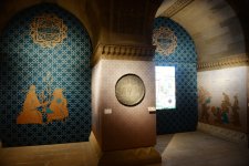 Президент Ильхам Алиев и его супруга ознакомились с новой музейной экспозицией в Комплексе Дворца Ширваншахов (ФОТО)