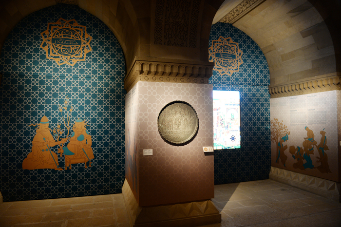 Президент Ильхам Алиев и его супруга ознакомились с новой музейной экспозицией в Комплексе Дворца Ширваншахов (ФОТО)