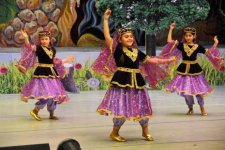 Топпуш-баджы порадовала детей "Весенней сказкой" (ФОТО)