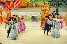 Топпуш-баджы порадовала детей "Весенней сказкой" (ФОТО)