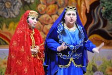 Топпуш-баджы порадовала детей "Весенней сказкой" (ФОТО)