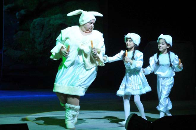 Топпуш-баджы порадовала детей "Весенней сказкой" (ФОТО)