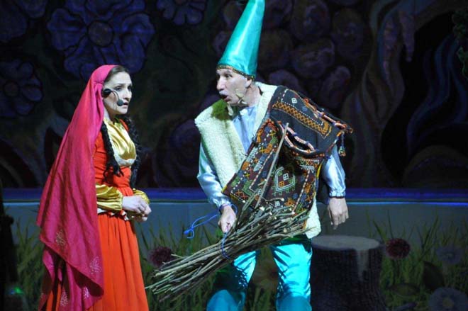 Топпуш-баджы порадовала детей "Весенней сказкой" (ФОТО)