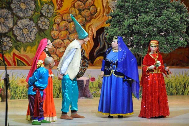 Топпуш-баджы порадовала детей "Весенней сказкой" (ФОТО)