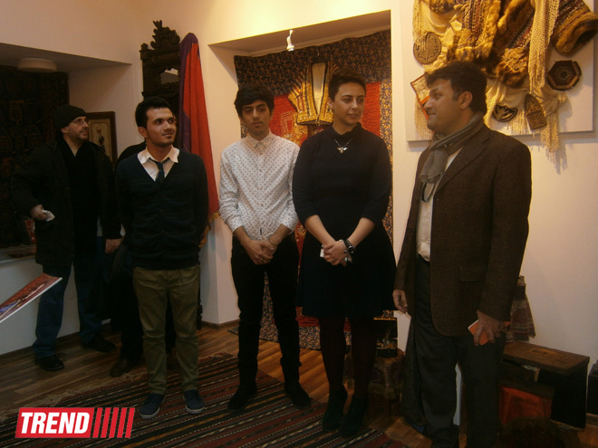 Реконструированная азербайджанская национальная одежда XIX века - выставка "Коллажи" (ФОТО)