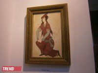 Реконструированная азербайджанская национальная одежда XIX века - выставка "Коллажи" (ФОТО)