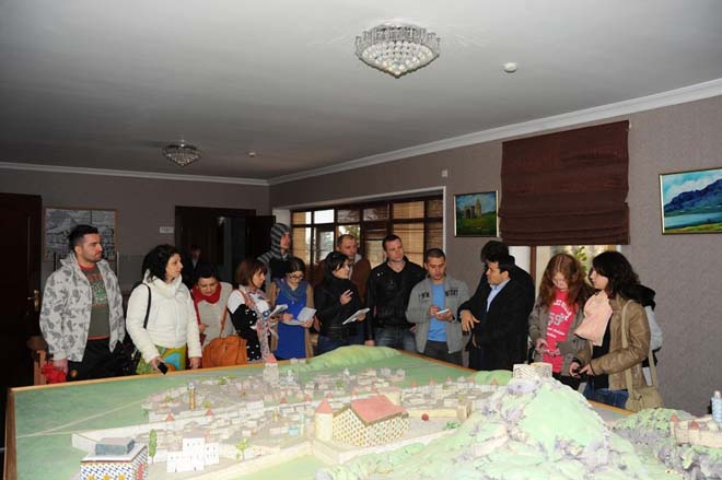 Грузинские туристы посетили Азербайджан - тур культурного наследия (ФОТО)