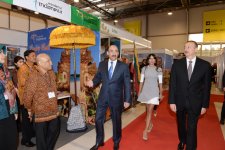 Президент Ильхам Алиев и его супруга ознакомились с выставками, проходящими в Баку (ФОТО)