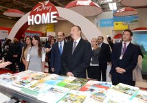 Президент Ильхам Алиев и его супруга ознакомились с выставками, проходящими в Баку (ФОТО)